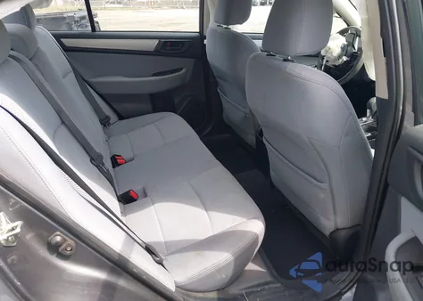 2018 Subaru Legacy 2.5I z USA, uszkodzony, nr VIN 4S3BNAA67J3032155
